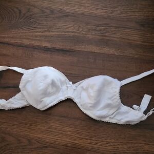 Hanes Elegant White Cotton And Lace Bra
